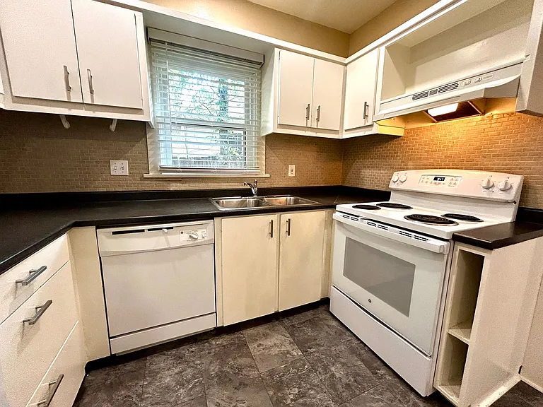 2904 Pearl St #A — Photo 11