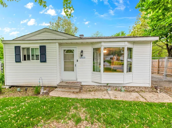 12323 Oakland Ave, Mount Morris, MI 48458