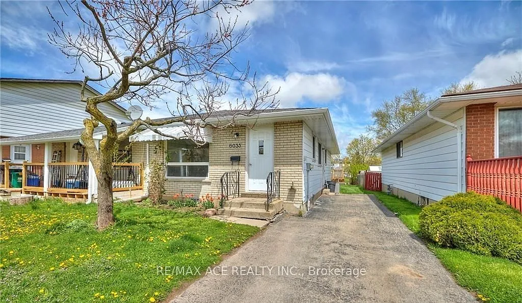 3 bed, $2,200 — Photo 1