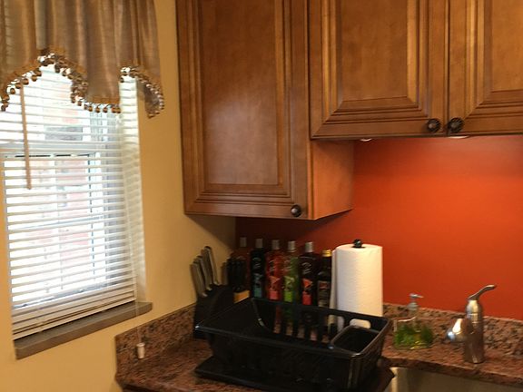 4th image of 305 E Edgewood Ave #B