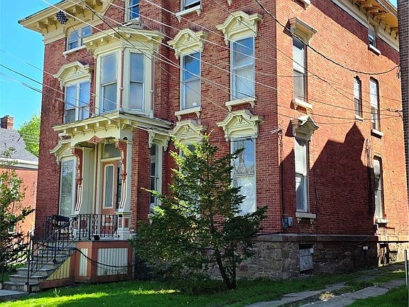 4th image of 406 Rutger St