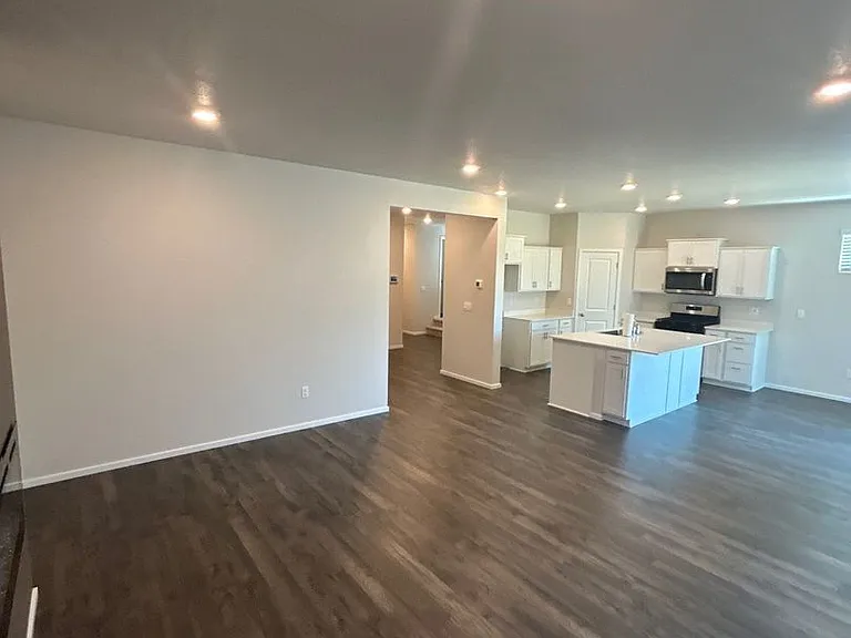 4809 Thyme Ave NE — Photo 6