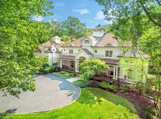 242 Wahackme Rd, New Canaan, CT 06840