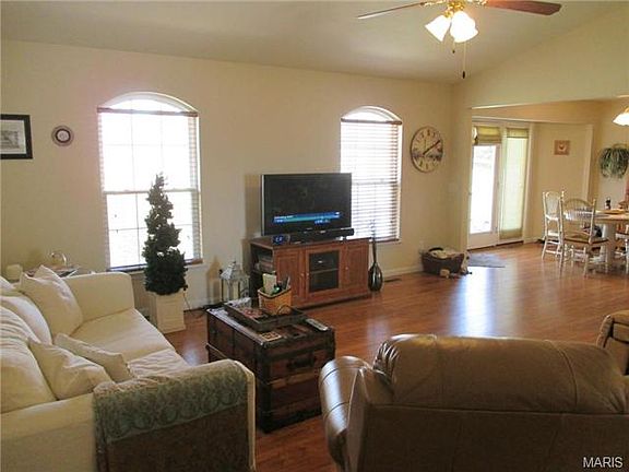 4th image of 1350 Sleepy Hollow Dr