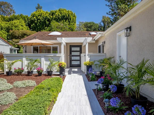 3325 Via Carrizo Unit A, Laguna Woods, CA 92637