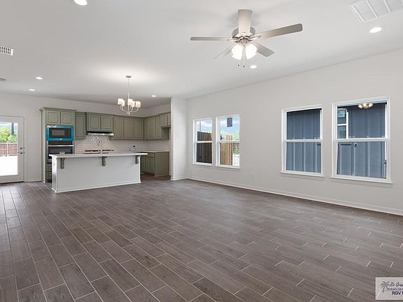 4th image of 2511 Cove Real Dr