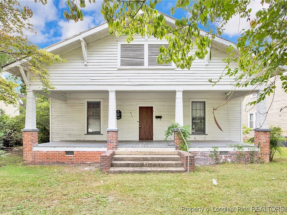 1st image of 211 N Elm St
