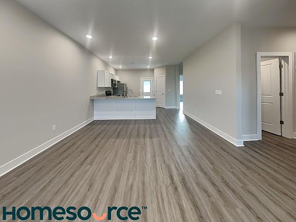 3rd image of 5226 Honeylocust Cir