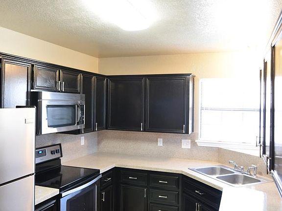 4th image of 4801 Glennwood Dr