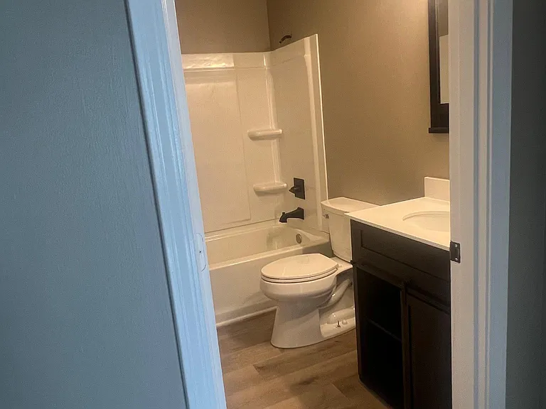 Main floor full bath