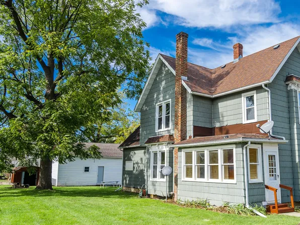 300 S 3rd St, Kirkland, IL 60146