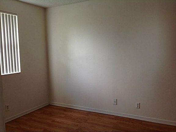 3rd image of 10901 Royal Palm Blvd