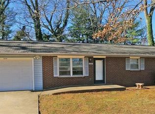 2205 23rd Street Pl NE, Hickory, NC 28601