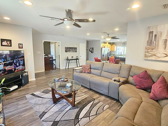 4th image of 16204 E Charlton Ct