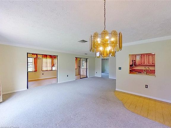 4th image of 25 Redwood Trl