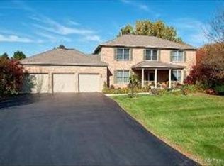 219 Salem Ct, Dundee, IL 60118