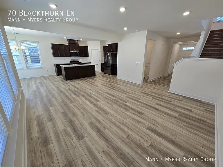 70 Blackthorn Ln — Photo 12