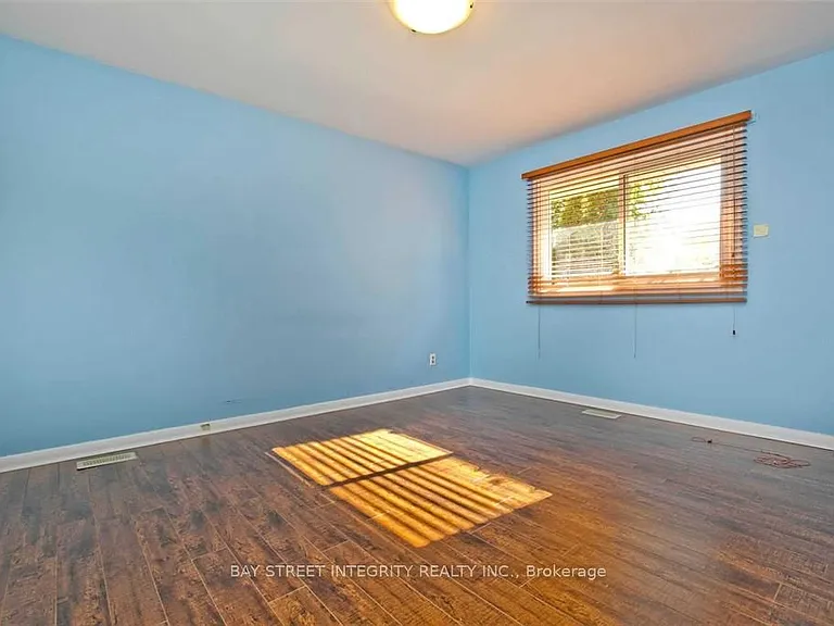 60 Hesketh Ct — Photo 12
