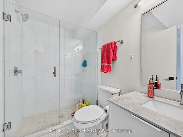 117 Carruthers Ave #D — Photo 18