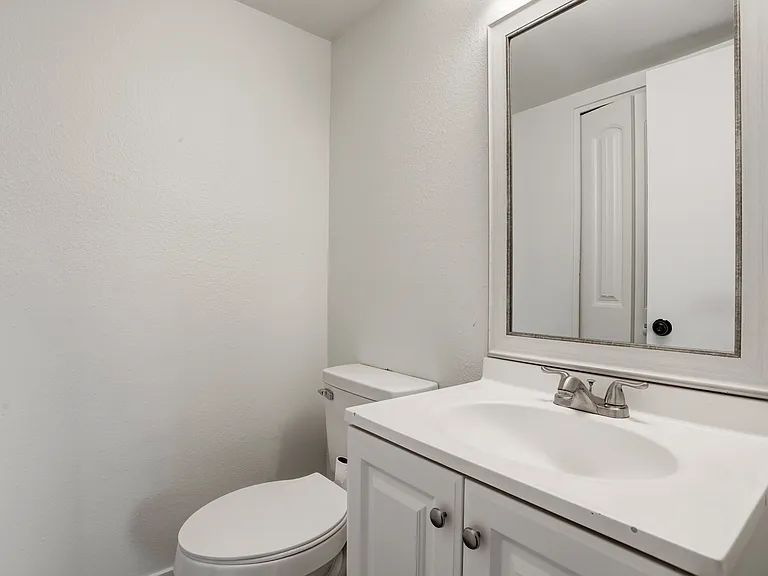 8404 N 32nd Ave — Photo 15