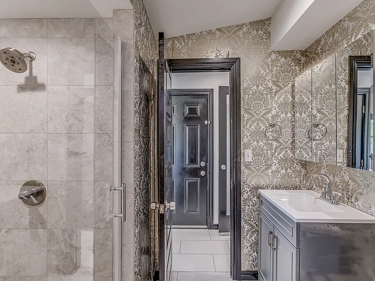 1521 N Blackwelder Ave — Photo 35