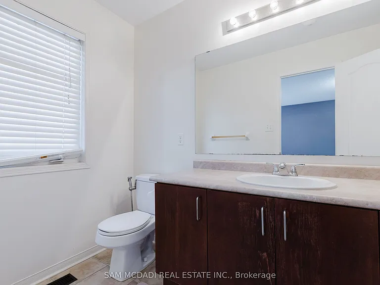 1260 Lamont Cres — Photo 14