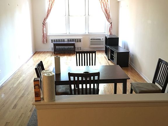4th image of 465 E 7th St APT 4A