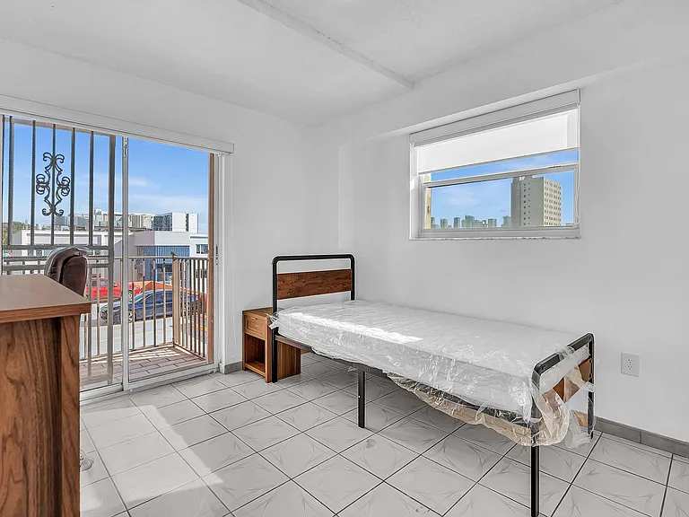 199 SW 12th Ave #313-B — Photo 1