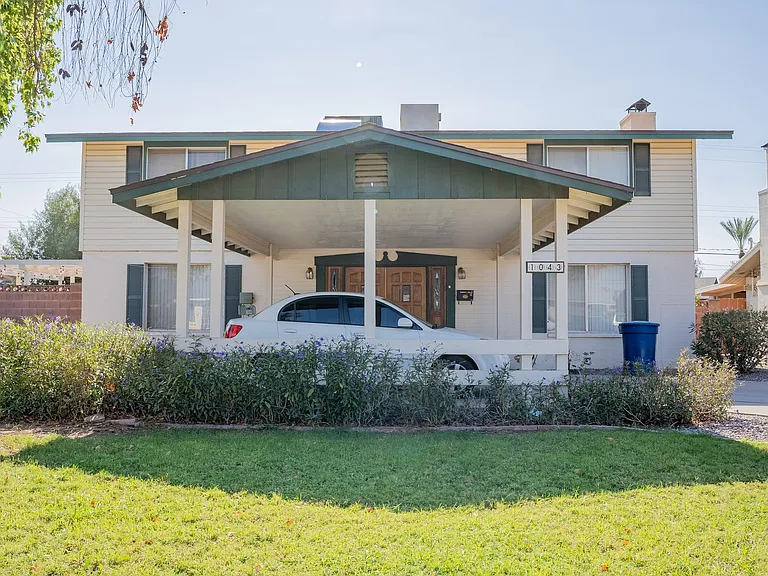 1043 E Loma Vista Dr — Photo 1