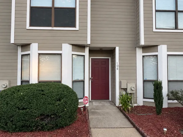 106 Aloha Dr, Fayetteville, NC 28311
