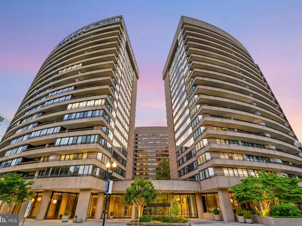 1300 Crystal Dr APT 606S, Arlington, VA 22202
