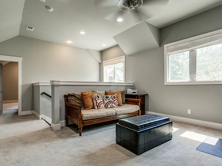 242 E Elmview Pl — Photo 20