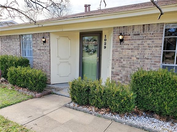 2nd image of 1029 Atlanta Dr