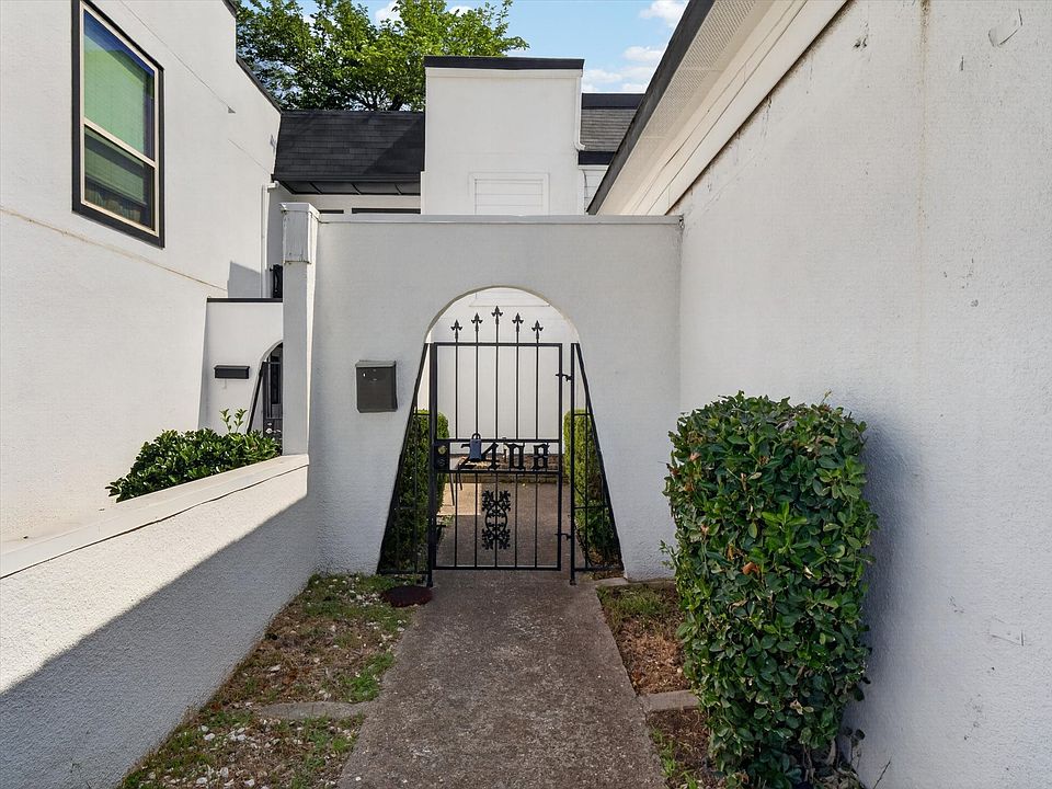 1st image of 2408 Las Brisas St