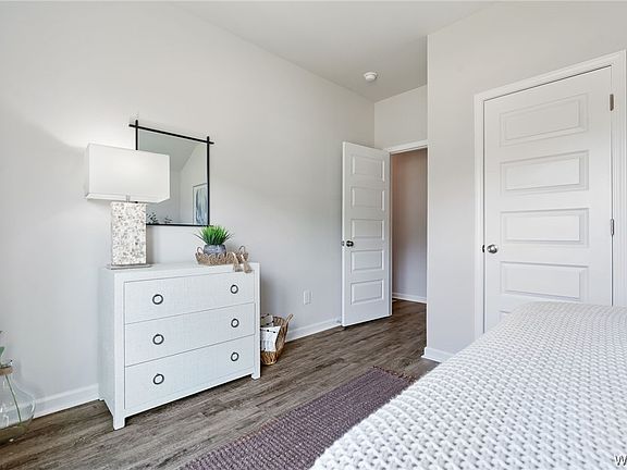 3rd image of 16528 Osceloa Ave