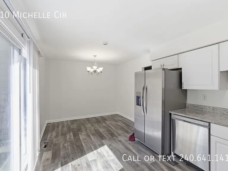 210 Michele Cir — Photo 9