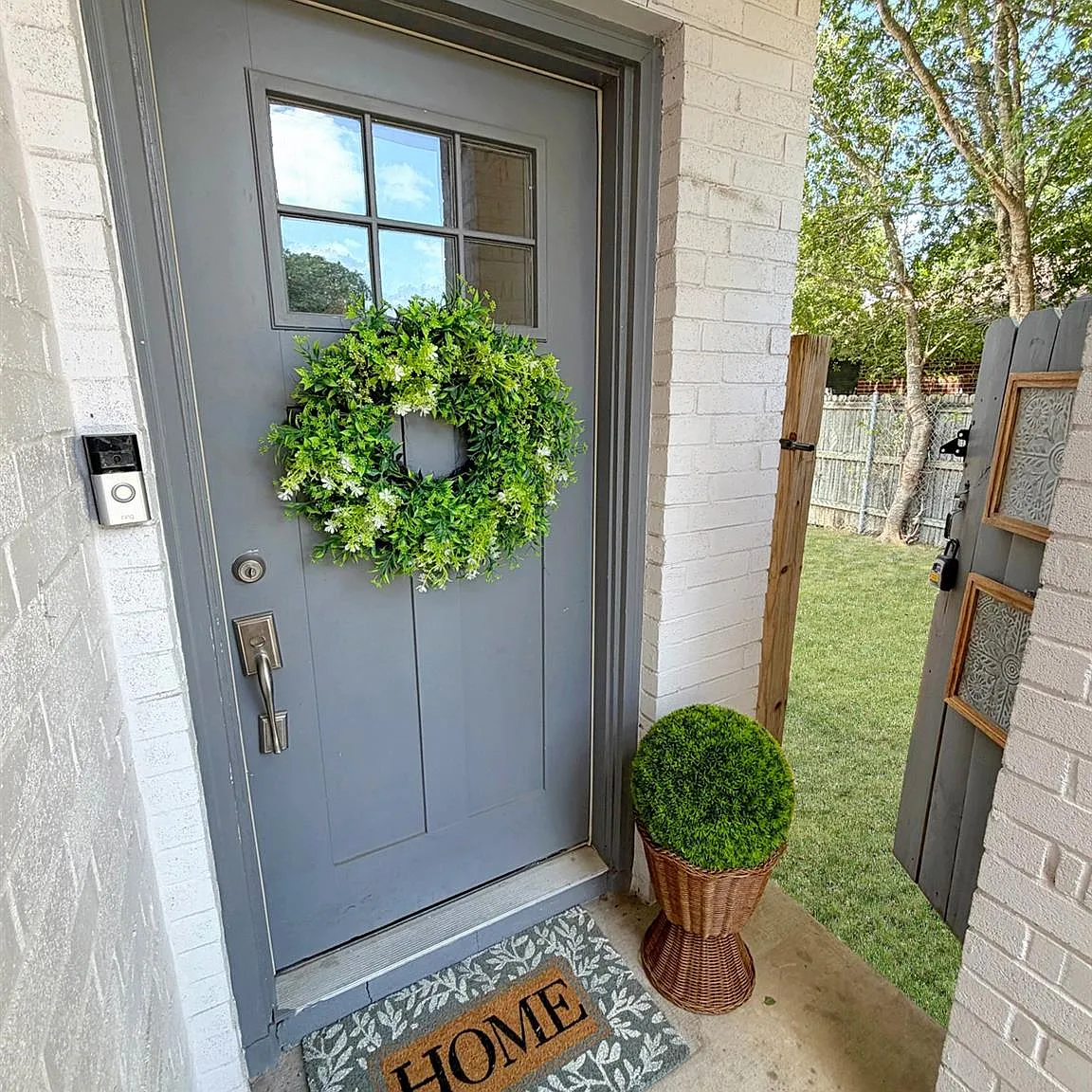 3 bed, 2.0 bath, 1251 sqft, $2,195 — Photo 3
