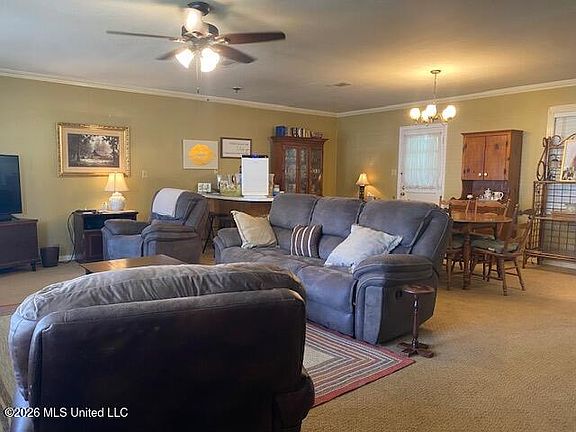 3rd image of 1224 Magnolia Ave