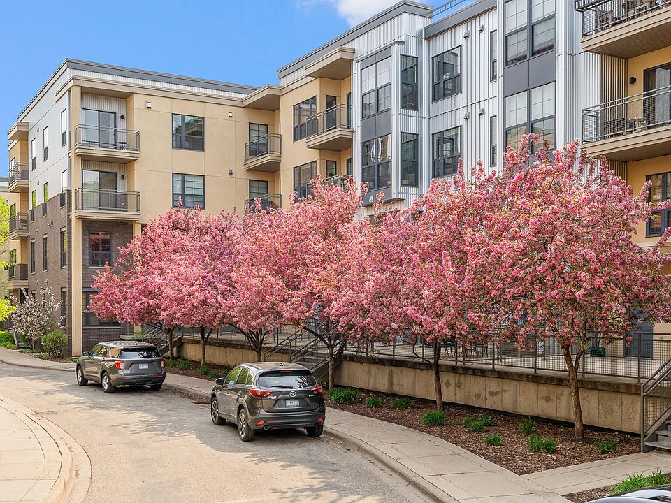 1st image of 825 Berry St APT 108