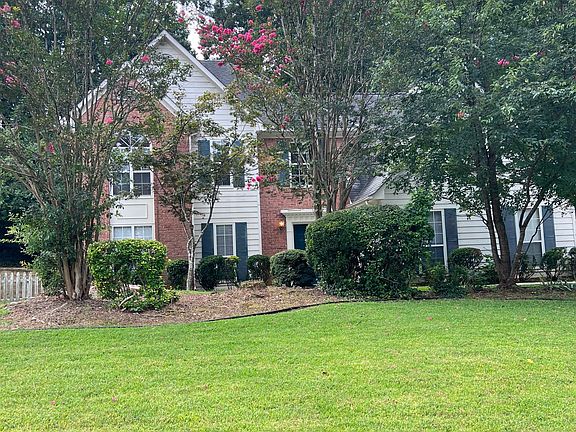 3rd image of 2118 Hunters Branch Ct