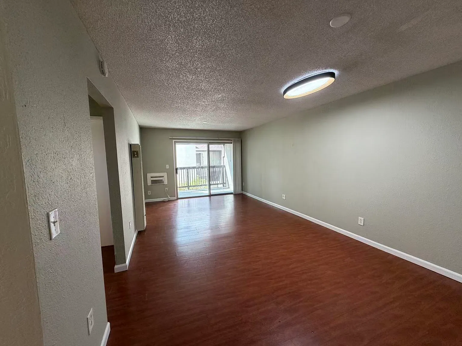 1 bed, 644 sqft, $1,850 — Photo 3