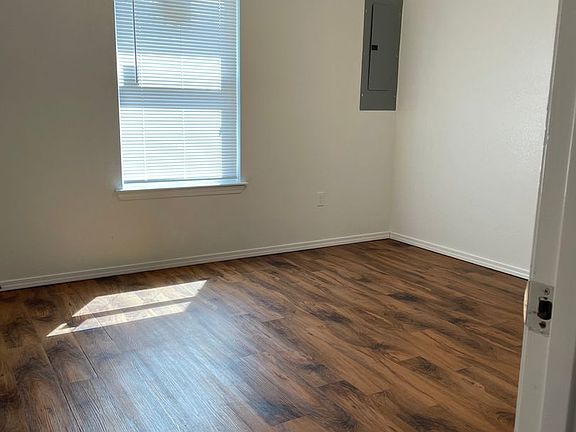 4th image of 100-201 Arkansas St #106