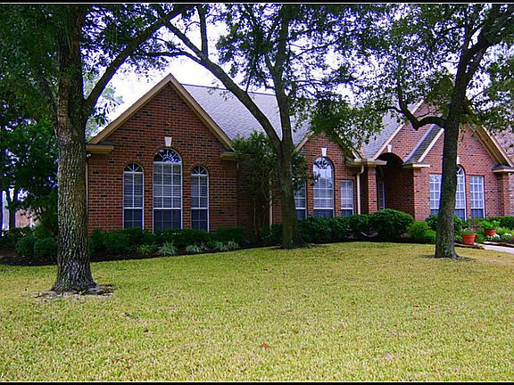 Beautiful corner lot zoned to the highly acclaimed Klein High School.