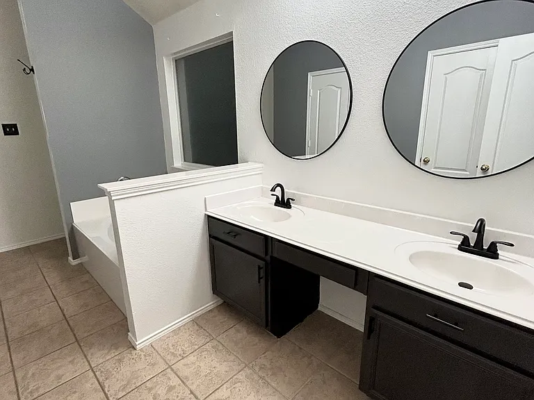 Timber Ridge Dr — Photo 5