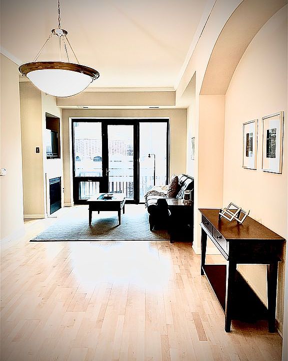 1st image of 500 Grant St E #208