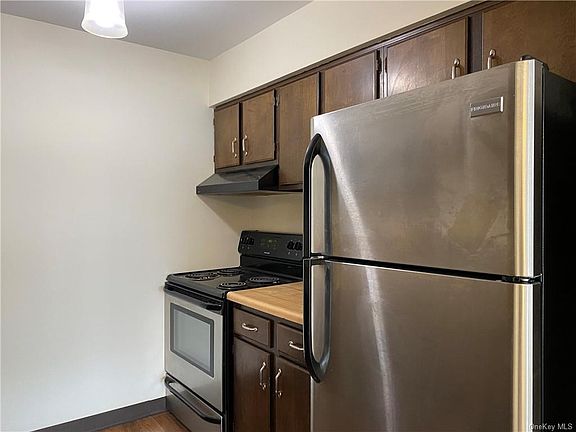 2nd image of 1904 Cortlandt Dr Unit 4