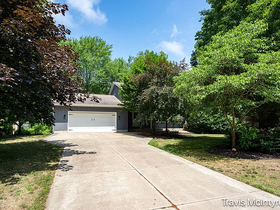 4th image of 8435 Whispering Pine Ct