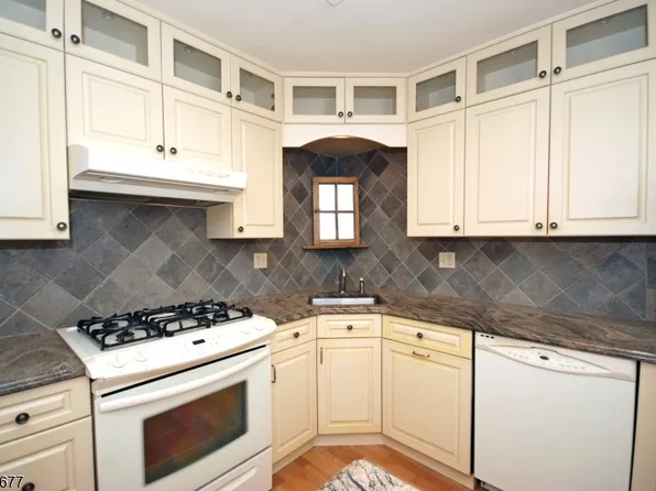 16 Henley Dr #16, Franklin Twp., NJ 08873