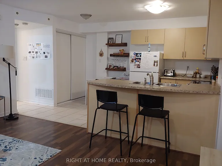310 John St #162 — Photo 16