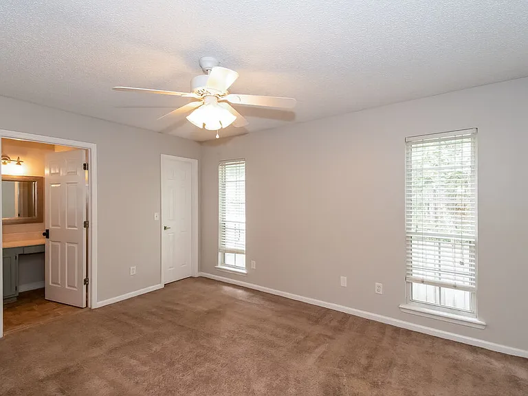 1826 Ashmore Green Dr — Photo 11